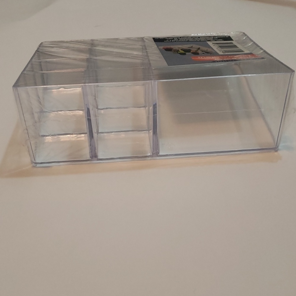 π¦ NWT Acrylic Organizers Make-up Organizer π - Picture 4 of 5